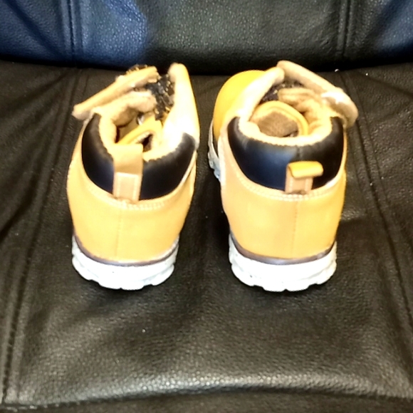 Wonder Nation Kids Work Boots- Size 7 - Picture 6 of 9